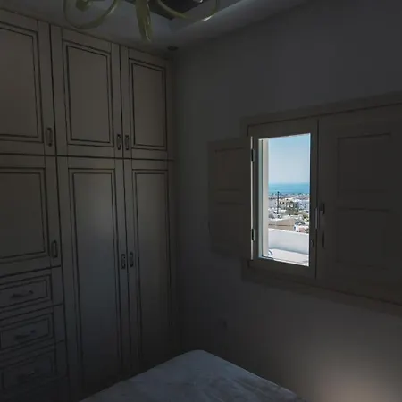 Lux House With Outdoor Jacuzzi And Sea View In Santorini アパート