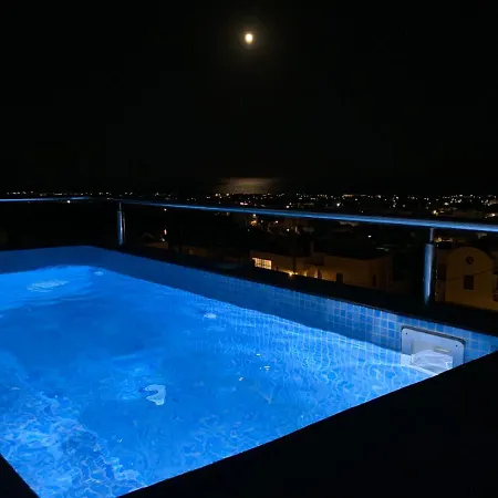 Lux House With Outdoor Jacuzzi And Sea View In Santorini Emporio (Santorini)