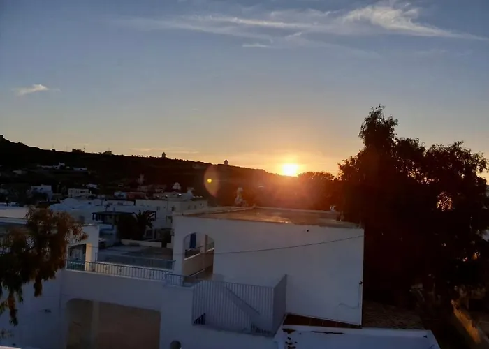 Lux House With Outdoor Jacuzzi And Sea View In Santorini * Emporio (Santorini)