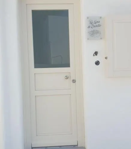 Lux House With Outdoor Jacuzzi And Sea View In Santorini